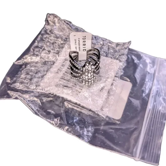 NWT Torrid Crystal Silver Tone Spider Ring, Size 9 - Picture 3 of 6